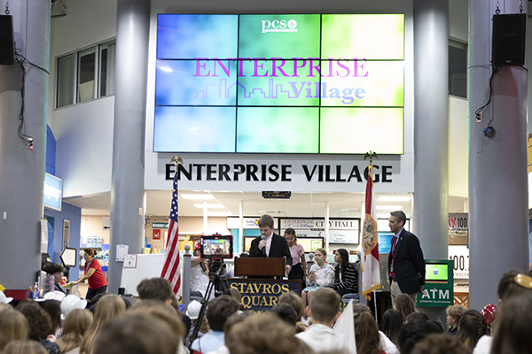  Seminole High School students volunteer at Enterprise Village