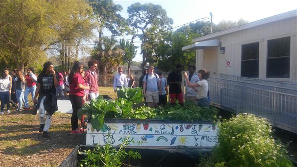 Maximo's Edible Peace Patch student tour