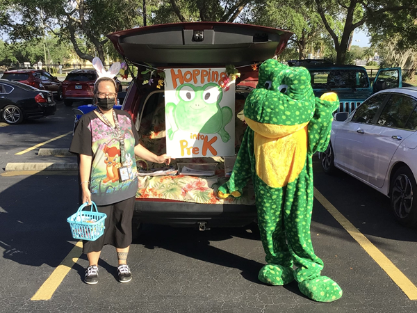 On March 30th Lakewood Elementary had a drive through community fair which was a success for our volunteers, as well as our young scholars. The fair provided information about grade level specific summer activities, nutrition, public resources, and safety. 