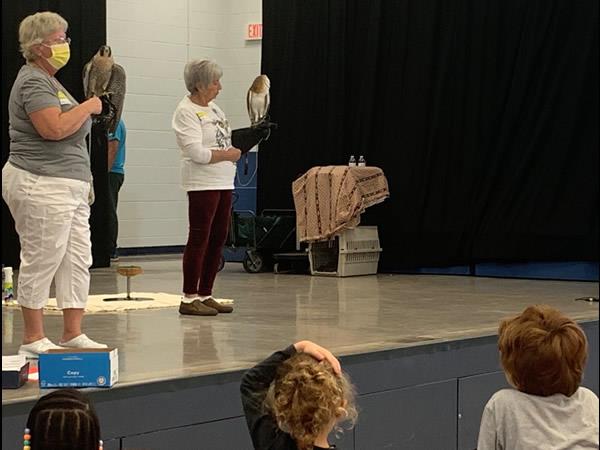 Plumb Elementary had a visitors from Moccasin Raptor Sanctuary during the Great American Teach In.