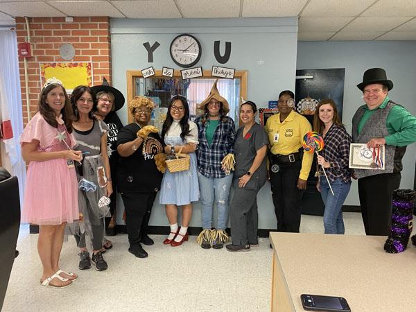 Ridgcrest Elemenary held Book-o-ween and dressed as the cast of the Wizard of Oz.