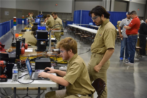 Dunedin High School students James Barnett and Kenneth Cole Thornton are prepping to compete at the Skills USA Championships.