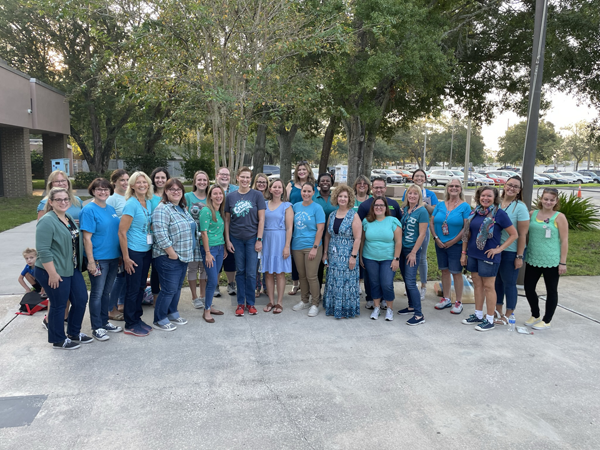 Eisenhower Elementary wore Teal to show support for one of their teachers, Amy Quillen, who battled and survived Ovarian Stage 3 Cancer. The school celebrate her and others who have survived and support those who are currently battling Ovarian Cancer, as well as the families of those women who have 