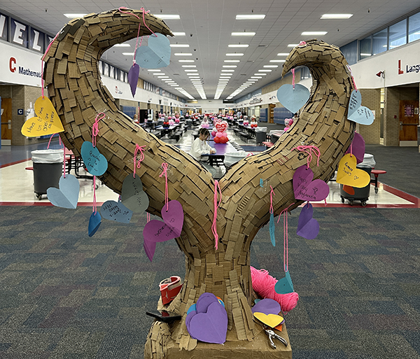 Aaron Osborn, 3D Art teacher at Pinellas Park High School created a Valentine's Day project where students and staff were invited to write positive messages on hearts cut from colored construction paper and attach them to the tree.