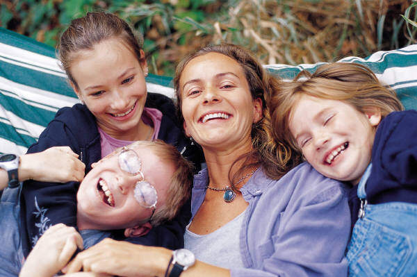 Mom_with_3_kids